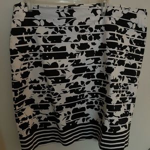 Black and white floral pencil skirt